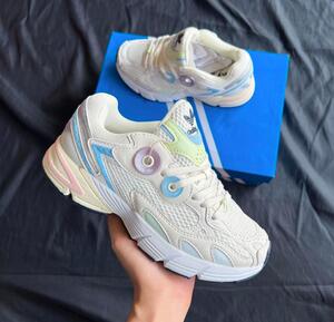 Adidas astir