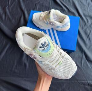Adidas astir