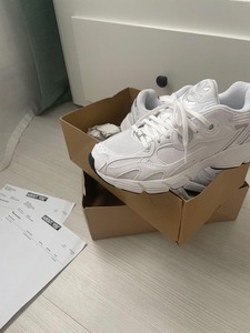 Adidas astir-white