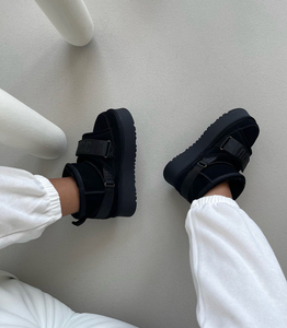 Shoes UGG Black