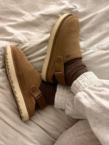 Ugg camel