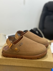 Ugg camel