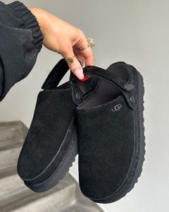 Ugg black