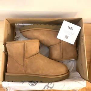 UGG camel