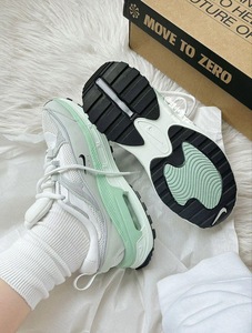 Nike Air Max Bliss-White green