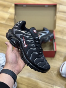 Nike Air Max Plus - black red