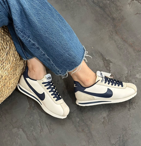 Nike Cortez - white  nevy
