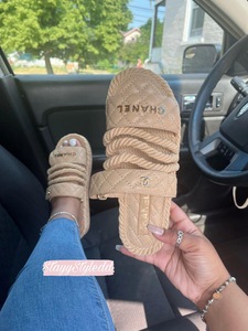 chanel biege slipper