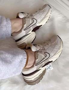 Nike Air Zoom - Beige Khaki